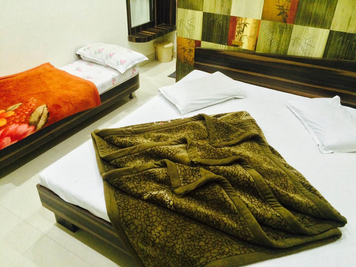 Hotel Vrandavan Palace Near Mahakal Temple Ujjain Luaran gambar