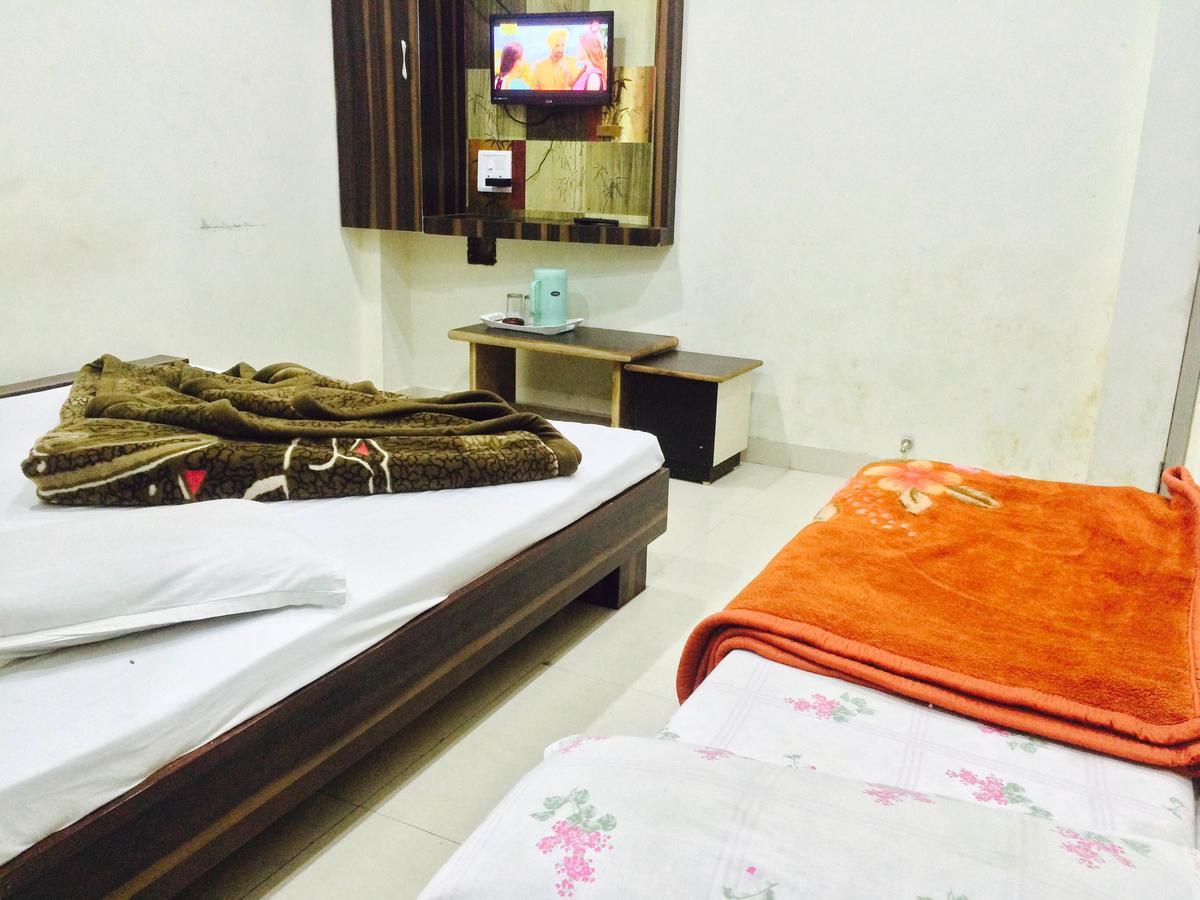 Hotel Vrandavan Palace Near Mahakal Temple Ujjain Luaran gambar