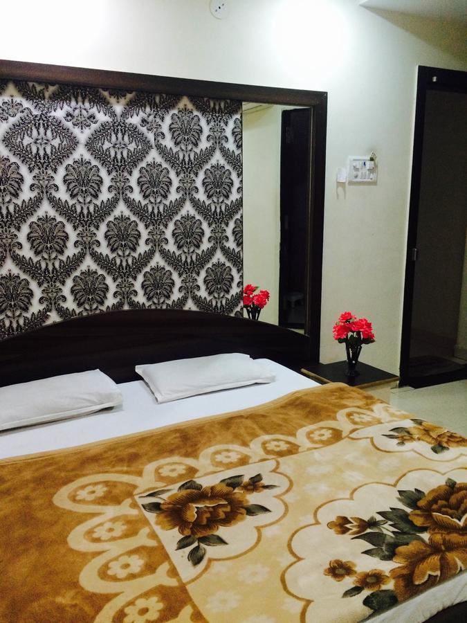 Hotel Vrandavan Palace Near Mahakal Temple Ujjain Luaran gambar