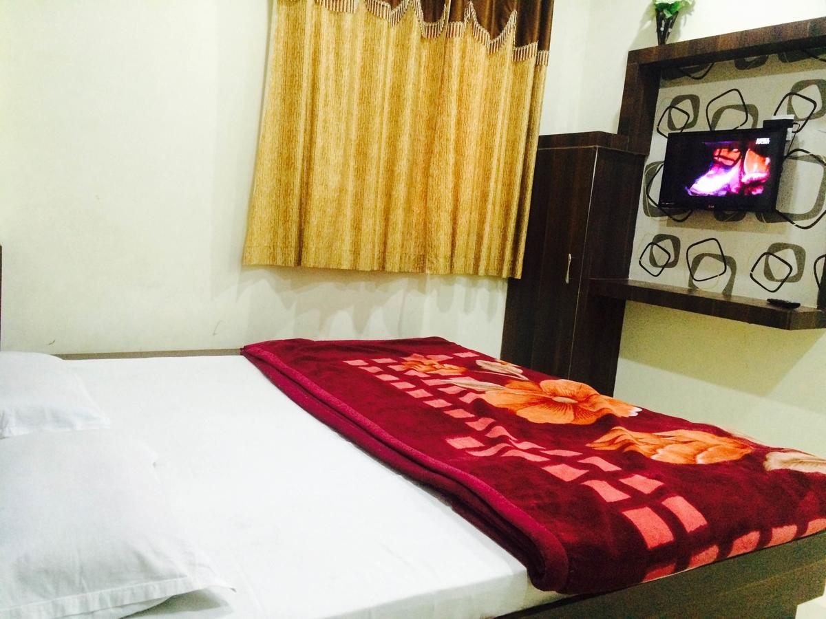 Hotel Vrandavan Palace Near Mahakal Temple Ujjain Luaran gambar