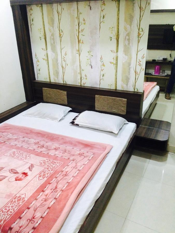 Hotel Vrandavan Palace Near Mahakal Temple Ujjain Luaran gambar