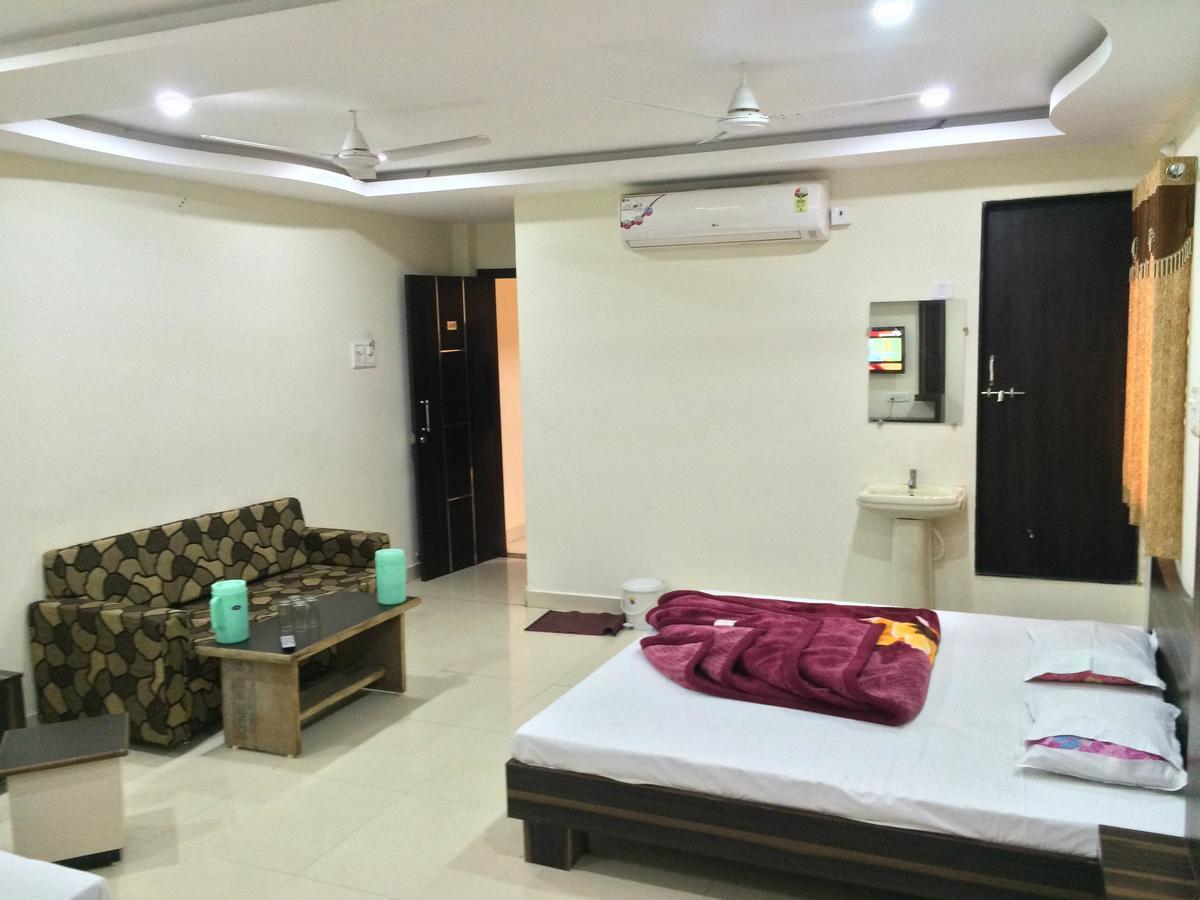 Hotel Vrandavan Palace Near Mahakal Temple Ujjain Luaran gambar