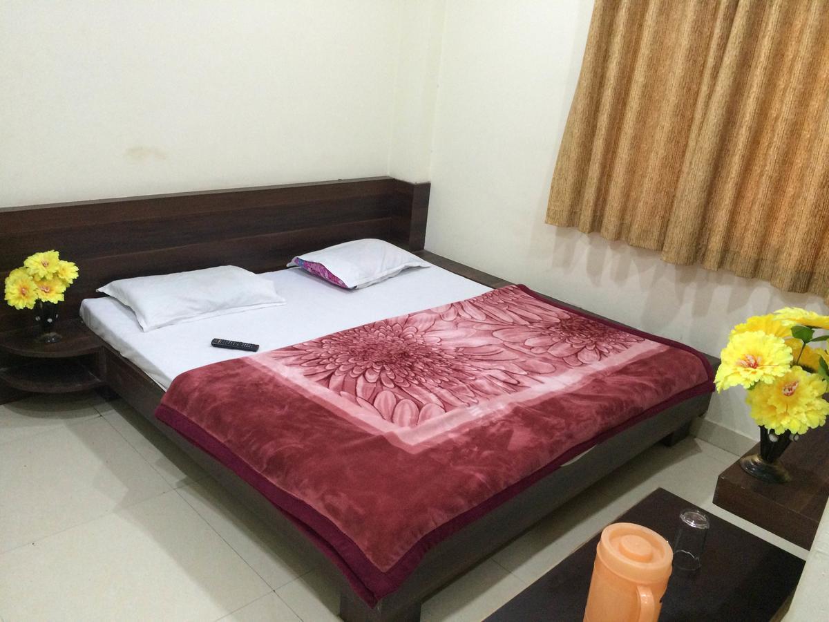 Hotel Vrandavan Palace Near Mahakal Temple Ujjain Luaran gambar