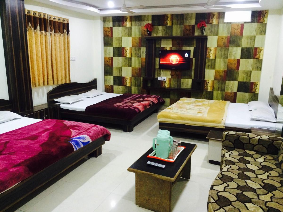 Hotel Vrandavan Palace Near Mahakal Temple Ujjain Luaran gambar
