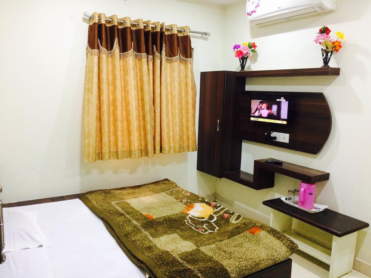 Hotel Vrandavan Palace Near Mahakal Temple Ujjain Luaran gambar